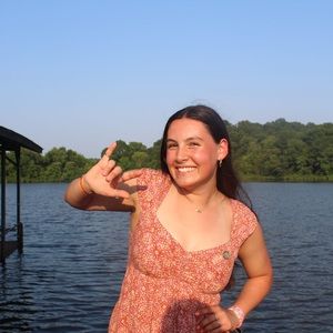 Meet your Posher, Alexandra